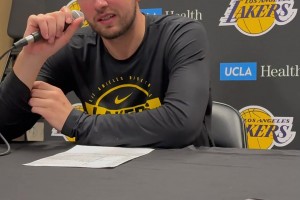 东契奇：我是凯特琳·克拉克的铁粉！有机会肯定要去现场看她打球